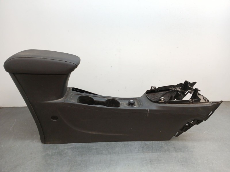Recambio de apoyabrazos central para opel astra k (b16) 1.4 turbo (68) referencia OEM IAM 39030127  