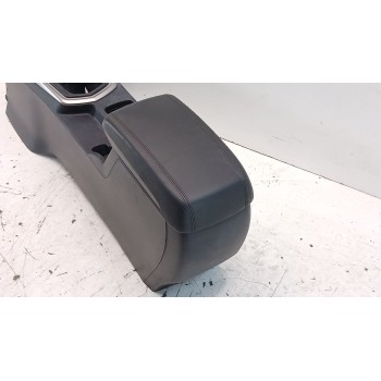 Recambio de apoyabrazos central para ssangyong tivoli limited 4x2 referencia OEM IAM   