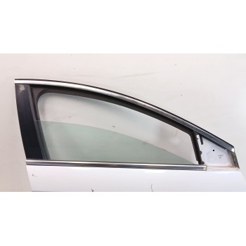 Recambio de puerta delantera derecha para ford mondeo ber. (ca2) ghia referencia OEM IAM 2412555  2412555