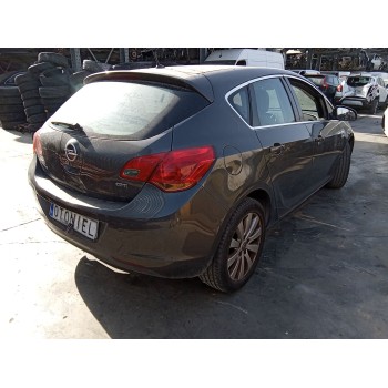 opel astra j (p10) del año 2009