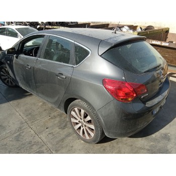 opel astra j (p10) del año 2009