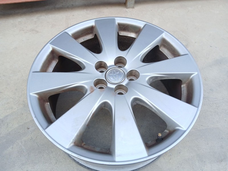 Recambio de llanta para toyota avensis sedán (_t25_) 2.0 d-4d (adt250_) referencia OEM IAM 42611YY200 X1 17 PULGADAS