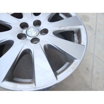 Recambio de llanta para toyota avensis sedán (_t25_) 2.0 d-4d (adt250_) referencia OEM IAM 42611YY200 X1 17 PULGADAS