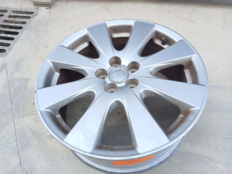 Recambio de llanta para toyota avensis sedán (_t25_) 2.0 d-4d (adt250_) referencia OEM IAM 42611YY200 X1 17 PULGADAS