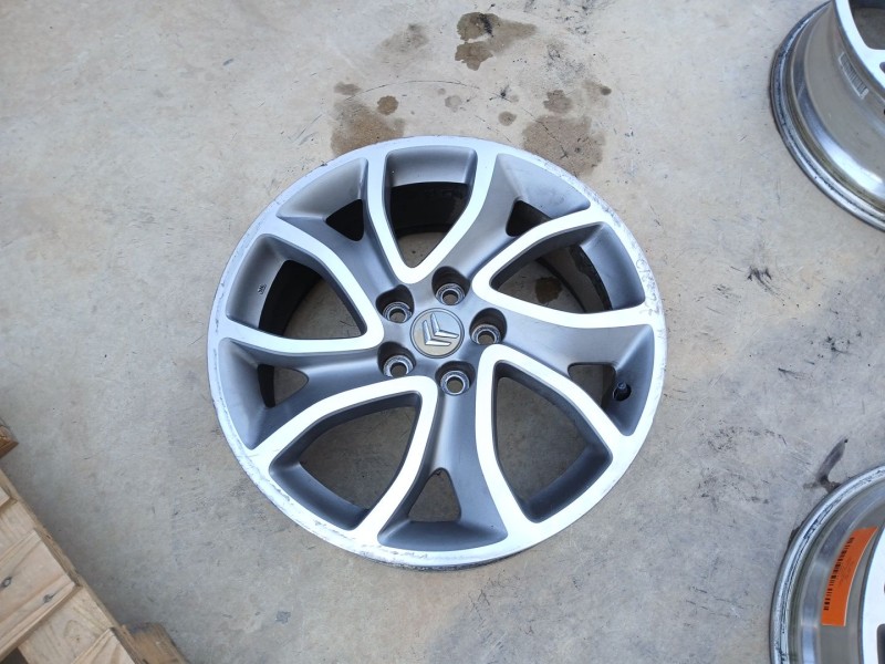 Recambio de llanta para citroën c-crosser 2.2 hdi fap cat referencia OEM IAM 5402T5 X1 18 PULGADAS