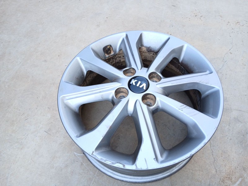Recambio de llanta para kia stonic (yb) 1.2 cvvt referencia OEM IAM 52910H8400 X1 15 PULGADAS