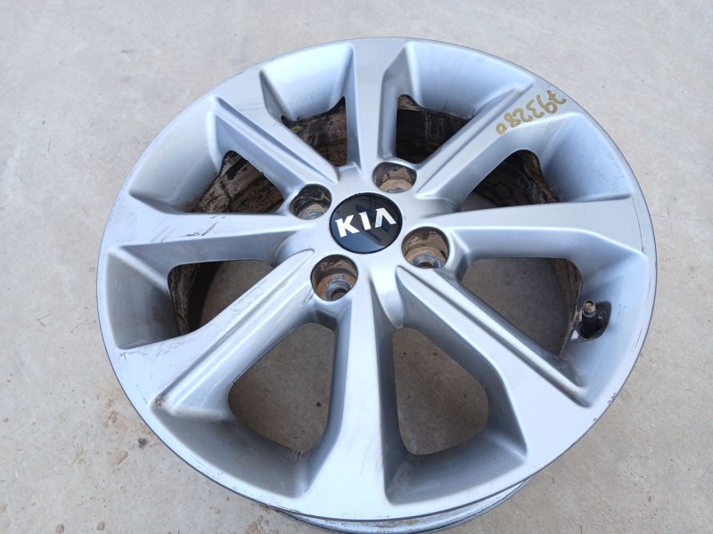 Recambio de llanta para kia stonic (yb) 1.2 cvvt referencia OEM IAM 52910H8400 X1 15 PULGADAS