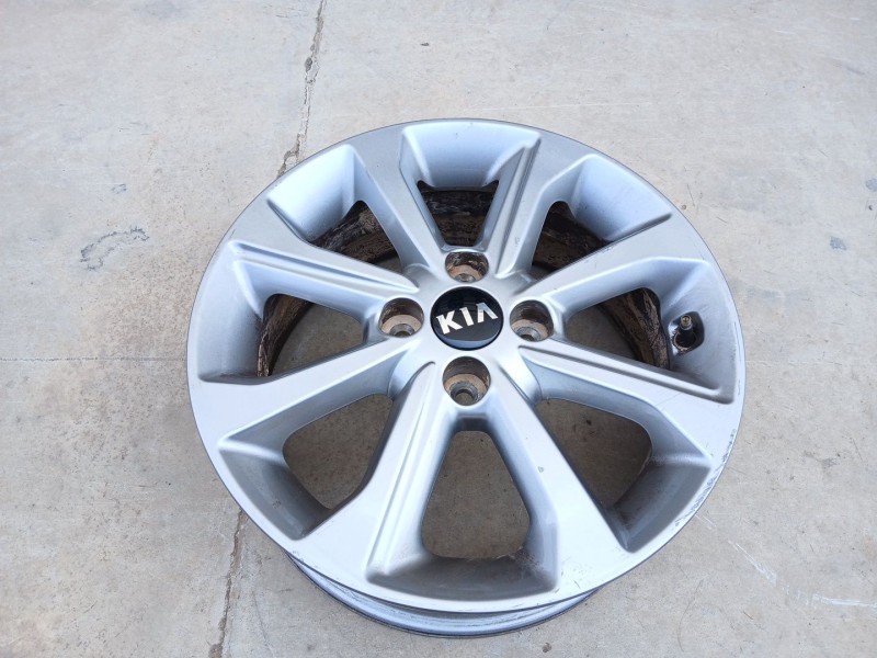 Recambio de llanta para kia stonic (yb) 1.2 cvvt referencia OEM IAM 52910H8400 X1 15 PULGADAS