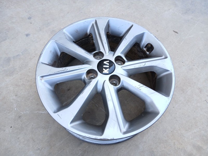 Recambio de llanta para kia stonic (yb) 1.2 cvvt referencia OEM IAM 52910H8400 X1 15 PULGADAS