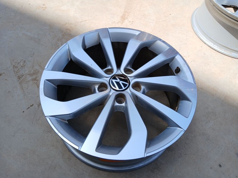 Recambio de llanta para volkswagen t-roc (a11, d11) 1.0 tsi referencia OEM IAM 2GA601025AG X1 17 PULGADAS