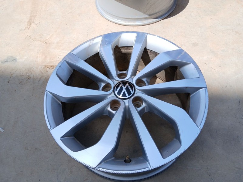 Recambio de llanta para volkswagen t-roc (a11, d11) 1.0 tsi referencia OEM IAM 2GA601025AG X1 17 PULGADAS