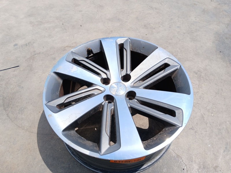 Recambio de llanta para peugeot 3008 i monospace (0u_) 1.2 referencia OEM IAM 9802462477 X1 18 PULGADAS