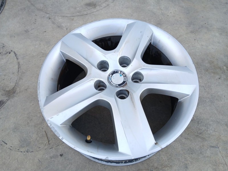 Recambio de llanta para skoda superb i (3u4) 1.9 tdi referencia OEM IAM 3U0601025G X1 16 PULGADAS