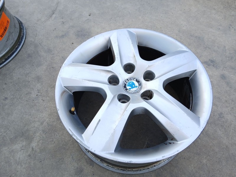 Recambio de llanta para skoda superb i (3u4) 1.9 tdi referencia OEM IAM 3U0601025G X1 16 PULGADAS