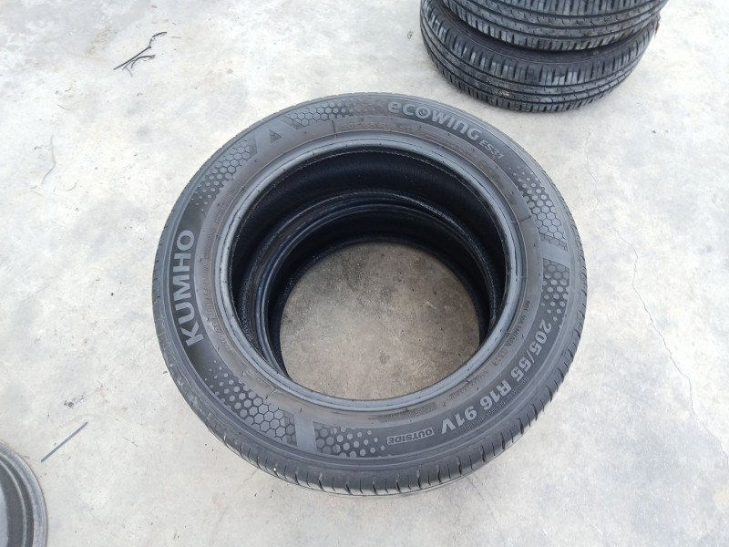 Recambio de neumatico para hyundai i30 (gd) 1.4 crdi referencia OEM IAM 205-55-16 91V X2 KUMHO 2024