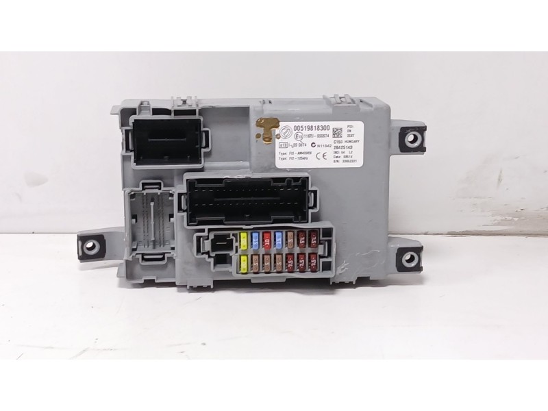 Recambio de caja reles / fusibles para fiat 500 (312_) 1.2 (312axa1a) referencia OEM IAM 00519818300  