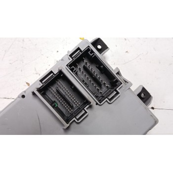Recambio de caja reles / fusibles para fiat 500 (312_) 1.2 (312axa1a) referencia OEM IAM 00519818300  