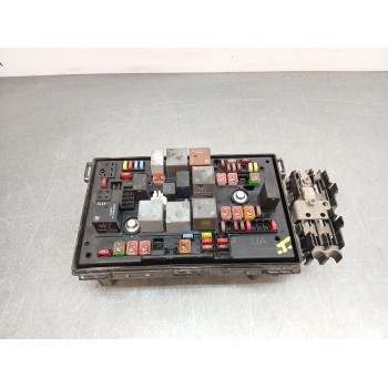 CAJA RELES / FUSIBLES 13368643 