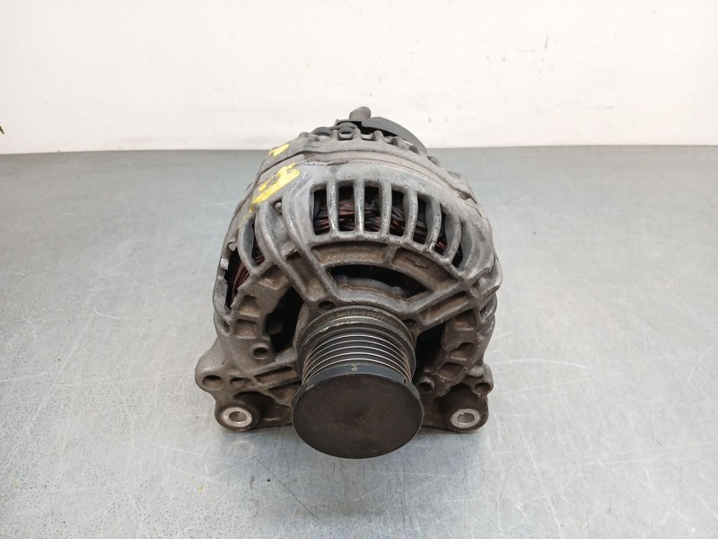 Recambio de alternador para audi a4 b8 (8k2) 2.0 tdi referencia OEM IAM 03g903016e  