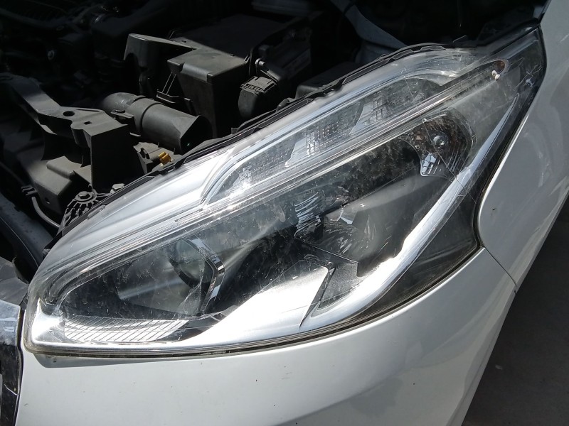 Recambio de faro izquierdo para peugeot 208 i (ca_, cc_) 1.2 puretech 82 referencia OEM IAM 9822690480  