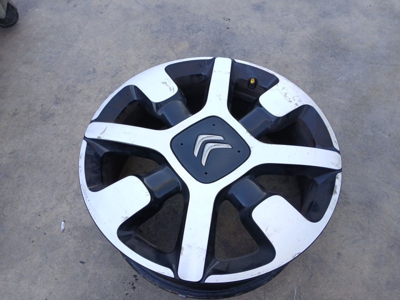 Recambio de llanta para citroën c4 cactus 1.6 bluehdi 100 referencia OEM IAM 9800494077 X1 17 pulgadas