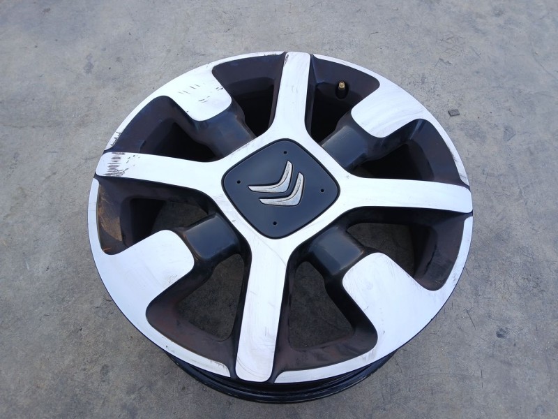 Recambio de llanta para citroën c4 cactus 1.6 bluehdi 100 referencia OEM IAM 9800494077 X1 17 pulgadas