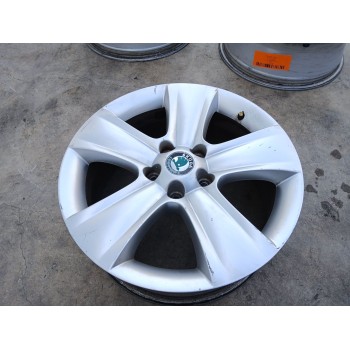 LLANTA 5L0601025B X1 17 PULGADAS