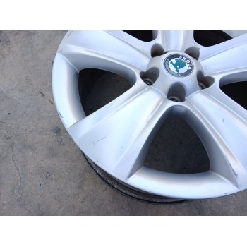 Recambio de llanta para skoda yeti (5l) 2.0 tdi referencia OEM IAM 5L0601025B X1 17 PULGADAS