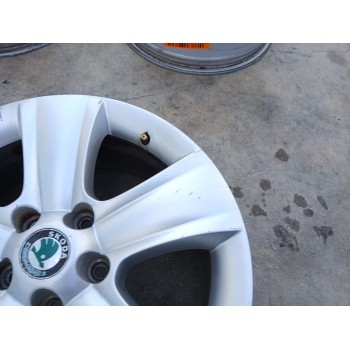 Recambio de llanta para skoda yeti (5l) 2.0 tdi referencia OEM IAM 5L0601025B X1 17 PULGADAS