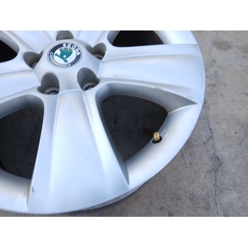 Recambio de llanta para skoda yeti (5l) 2.0 tdi referencia OEM IAM 5L0601025B X1 17 PULGADAS