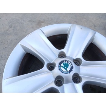 Recambio de llanta para skoda yeti (5l) 2.0 tdi referencia OEM IAM 5L0601025B X1 17 PULGADAS