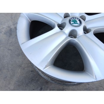 Recambio de llanta para skoda yeti (5l) 2.0 tdi referencia OEM IAM 5L0601025B X1 17 PULGADAS