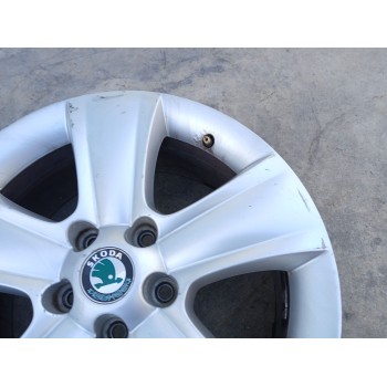 Recambio de llanta para skoda yeti (5l) 2.0 tdi referencia OEM IAM 5L0601025B X1 17 PULGADAS