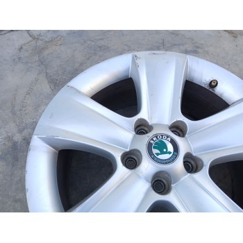 Recambio de llanta para skoda yeti (5l) 2.0 tdi referencia OEM IAM 5L0601025B X1 17 PULGADAS