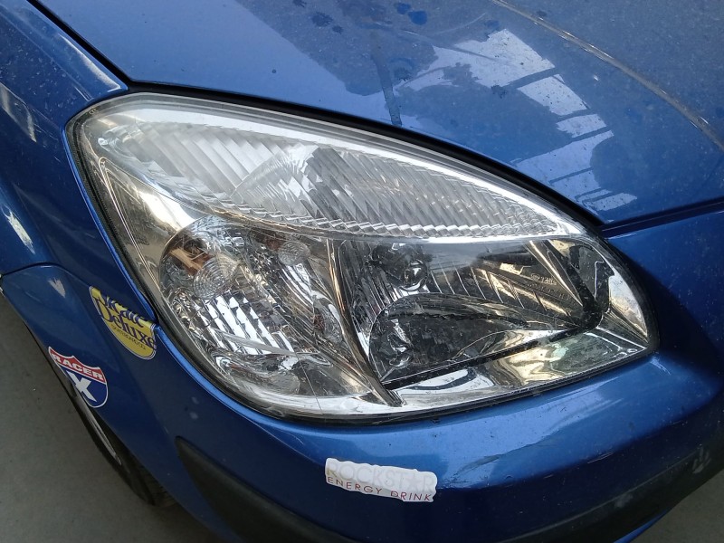 Recambio de faro derecho para kia rio ii (jb) 1.5 crdi referencia OEM IAM 921021G020  