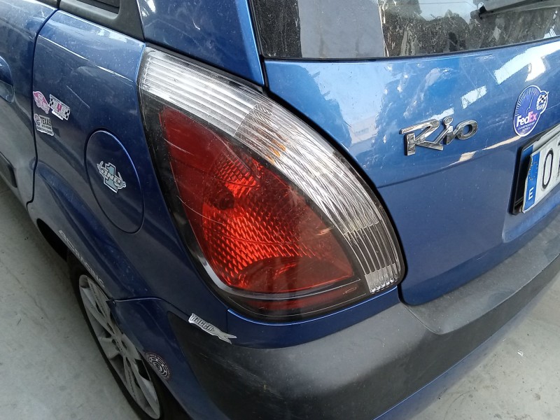 Recambio de piloto trasero izquierdo para kia rio ii (jb) 1.5 crdi referencia OEM IAM 924011G210  