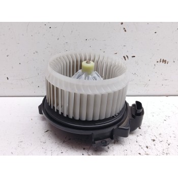 Recambio de motor calefaccion para toyota yaris hybrid active referencia OEM IAM 871030D220  