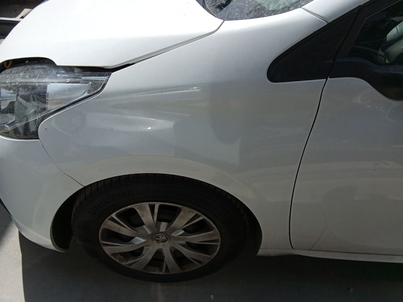 Recambio de aleta delantera izquierda para peugeot 208 i (ca_, cc_) 1.2 puretech 82 referencia OEM IAM 9672994980  