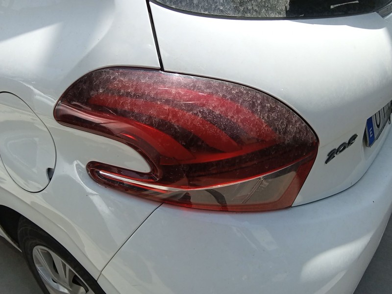 Recambio de piloto trasero izquierdo para peugeot 208 i (ca_, cc_) 1.2 puretech 82 referencia OEM IAM 9825601280  