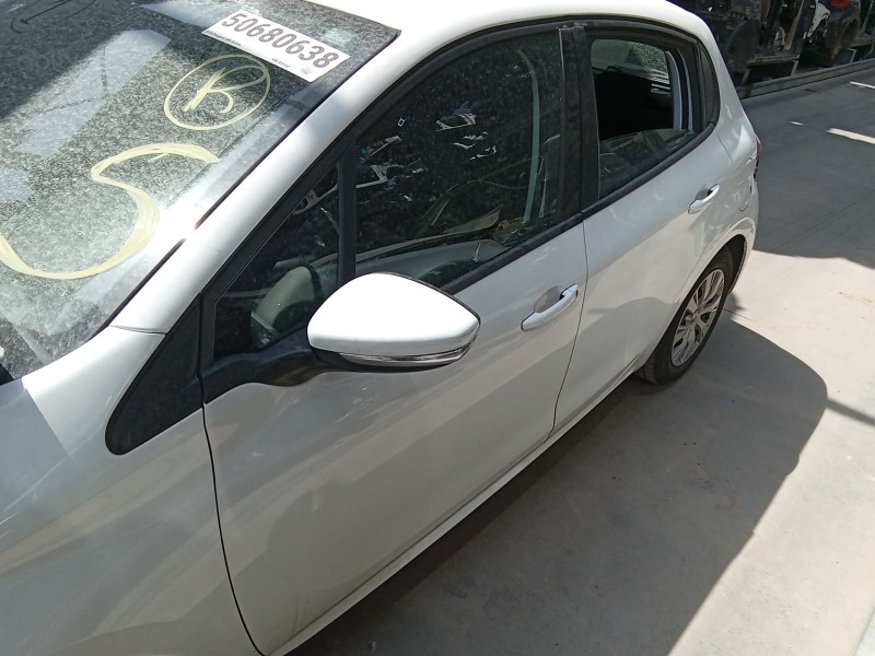 Recambio de puerta delantera izquierda para peugeot 208 i (ca_, cc_) 1.2 puretech 82 referencia OEM IAM 9807820780  