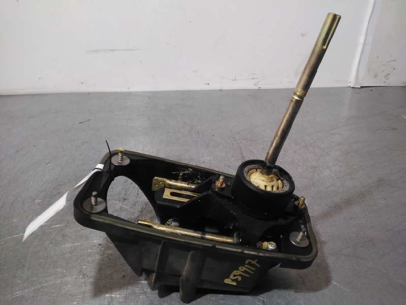 Recambio de palanca cambio para audi a4 berlina (8e) 1.9 tdi (96kw) referencia OEM IAM 8E0711025  