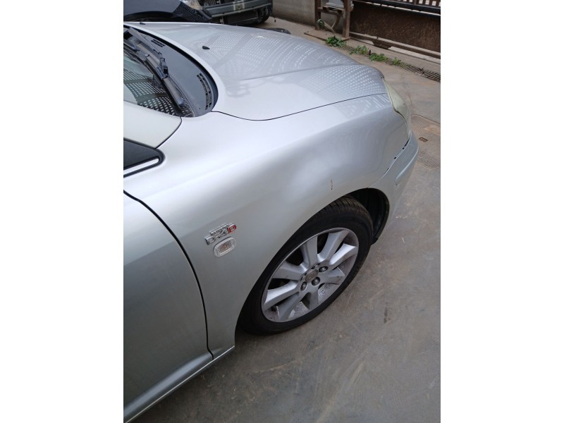 Recambio de aleta delantera derecha para toyota avensis sedán (_t25_) 2.0 d-4d (cdt250_) referencia OEM IAM 5381105020  