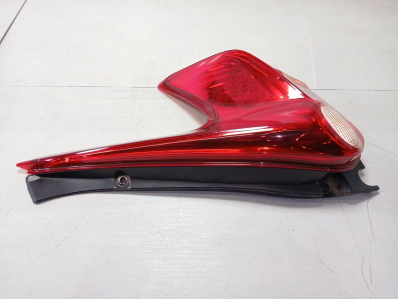 Recambio de piloto trasero derecho para nissan juke (f15) 1.6 referencia OEM IAM 265501KA0A  