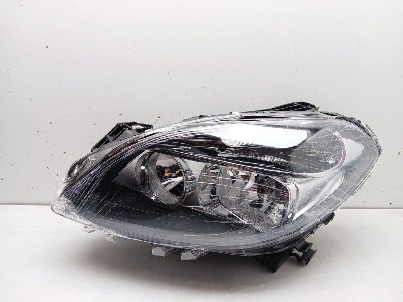 Recambio de faro izquierdo para mercedes-benz clase b (w246) 1.8 cdi cat referencia OEM IAM 2468200161  11506101
