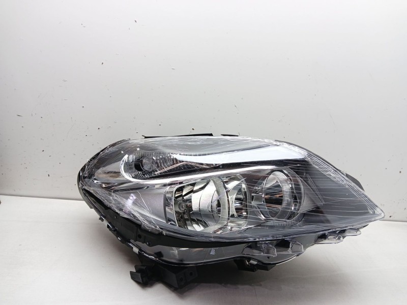 Recambio de faro derecho para mercedes-benz clase b (w246) 1.8 cdi cat referencia OEM IAM 2468200261  11506102