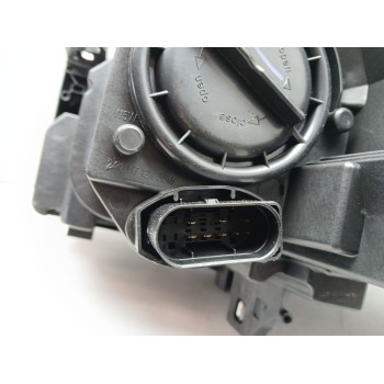 Recambio de faro derecho para mercedes-benz clase b (w246) 1.8 cdi cat referencia OEM IAM 2468200261  11506102