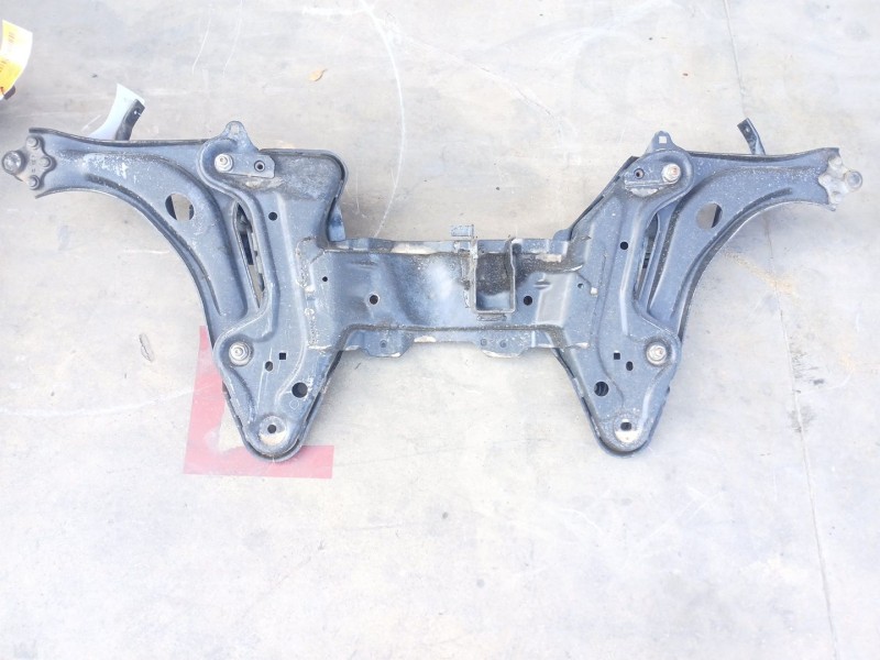 Recambio de puente delantero para citroën c3 iii (sx) 1.2 vti 82 lpg referencia OEM IAM 9804208180  