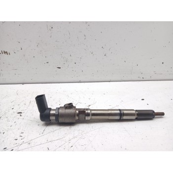 Recambio de inyector para volkswagen passat lim. (362) advance bluemotion referencia OEM IAM 03L130277B  