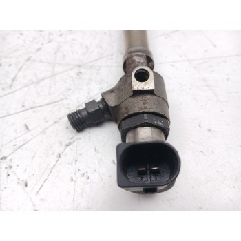 Recambio de inyector para volkswagen passat lim. (362) advance bluemotion referencia OEM IAM 03L130277B  