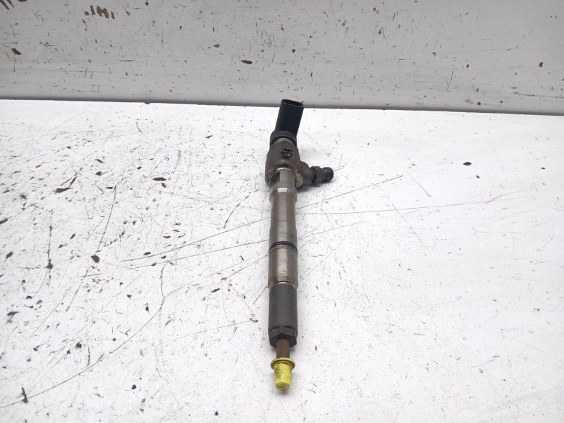 Recambio de inyector para volkswagen passat lim. (362) advance bluemotion referencia OEM IAM 03L130277B  